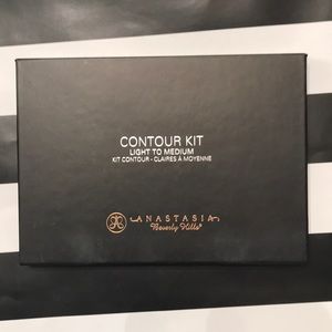 Anastasia contour kit. Like new!